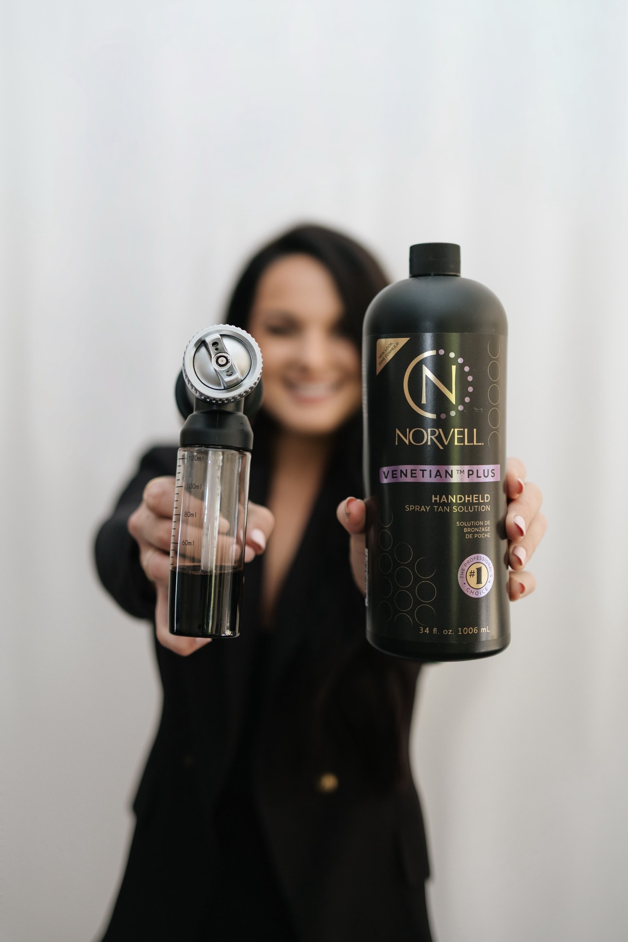 Norvell professional spray tan solution and handheld tanning system